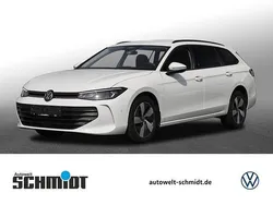 Pure white Gebraucht 2024 VW Passat R Kombi | 30.498 € (Superpreis)