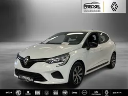 Arktisweiß Gebraucht 2023 Renault Clio V Equilibre Kleinwagen | 12.870 € (Guter Preis)