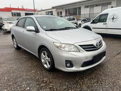 Silber Gebraucht 2011 Toyota Corolla Limousine | 3.600 € (Guter Preis)
