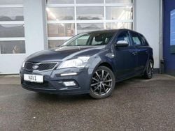 Grau Gebraucht 2012 Kia Ceed DREAM-TEAM Edition Limousine | 6.499 € (Guter Preis)