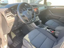 Grau Gebraucht 2021 VW Touran Comfortline Van / Kleinbus | 26.390 € (Guter Preis)