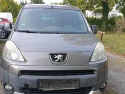 Grau Gebraucht 2011 Peugeot Partner Van / Kleinbus | 4.300 € (Fairer Preis)