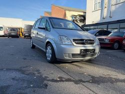 Silber Gebraucht 2003 Opel Meriva Van / Kleinbus | 3.250 € (Etwas zu teuer)