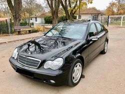 Schwarz Gebraucht 2001 Mercedes C200 Limousine | 2.450 €