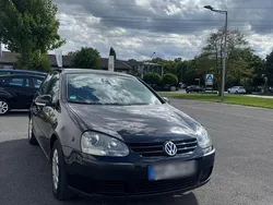 Schwarz Gebraucht 2005 VW Golf V Limousine | 1.950 € (Teuer)