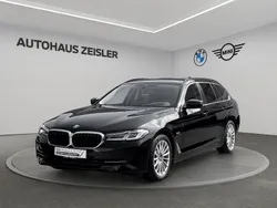 Saphirschwarz Gebraucht 2024 BMW 530e Kombi | 43.240 € (Guter Preis)