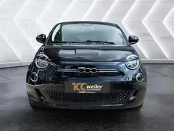 Onyx schwarz / unilackierung Gebraucht 2021 Fiat 500e Icon Kleinwagen | 16.870 € (Fairer Preis)