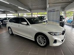 Weiß Gebraucht 2023 BMW 318 Kombi | 29.999 € (Fairer Preis)