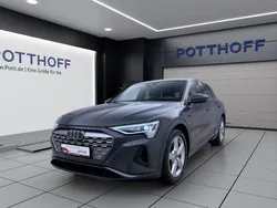 Grau Gebraucht 2024 Audi Q8 e-tron Advanced SUV | 68.750 € (Etwas zu teuer)