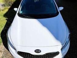 Weiß Gebraucht 2017 Kia Ceed Sportswagon DREAM-TEAM Edition Kombi | 9.500 € (Fairer Preis)