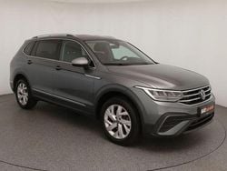 Grau Gebraucht 2024 VW Tiguan Allspace S SUV | 29.770 € (Superpreis)