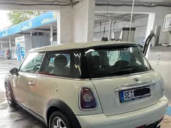 Weiß Gebraucht 2007 Mini ONE Kleinwagen | 9.500 €
