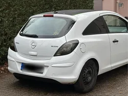 Weiß Gebraucht 2009 Opel Corsa Kleinwagen | 1.000 € (Guter Preis)