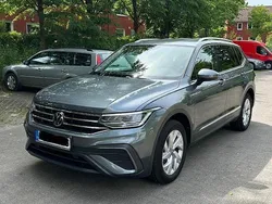 Grau Gebraucht 2023 VW Tiguan Allspace Move SUV | 32.700 € (Guter Preis)