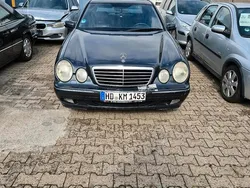 Gebraucht 2001 Mercedes 220 Avantgarde Limousine | 2.500 €