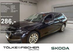 Schwarz magic perleffekt (metallic) Gebraucht 2024 Skoda Octavia Selection Kombi | 30.770 € (Guter Preis)