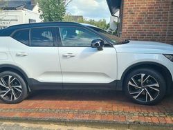 Weiß Gebraucht 2018 Volvo XC40 R-Design SUV | 26.500 € (Fairer Preis)