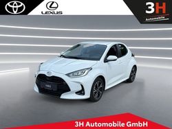 Weiß Neu 2025 Toyota Yaris Hybrid Limousine | 27.690 € (Etwas zu teuer)