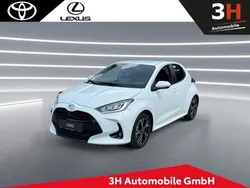 Weiß Neu 2025 Toyota Yaris Hybrid Limousine | 27.690 € (Fairer Preis)