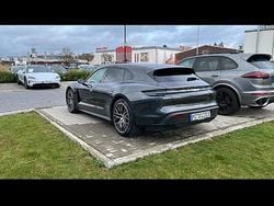 Schwarz Gebraucht 2023 Porsche Taycan Kombi | 64.000 € (Superpreis)