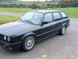 Schwarz Gebraucht 1991 BMW 335 Basis Kombi | 12.500 €