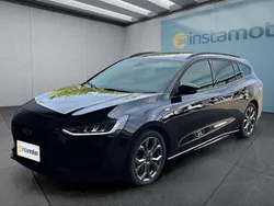 Schwarz Gebraucht 2023 Ford Focus Kombi | 21.999 € (Guter Preis)