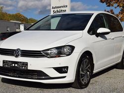 Weiß Gebraucht 2017 VW Golf Sportsvan Sound Van / Kleinbus | 13.490 € (Fairer Preis)