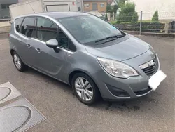 Grau Gebraucht 2011 Opel Meriva Edition Van / Kleinbus | 4.200 € (Fairer Preis)