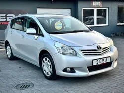 Silver metallic Gebraucht 2011 Toyota Verso Life Van / Kleinbus | 7.999 € (Fairer Preis)