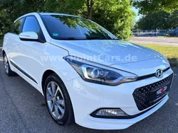 Weiß Gebraucht 2017 Hyundai i20 YES! Kleinwagen | 8.390 € (Etwas zu teuer)