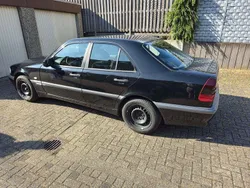 Schwarz Gebraucht 1999 Mercedes C180 Classic Limousine | 3.300 € (Fairer Preis)