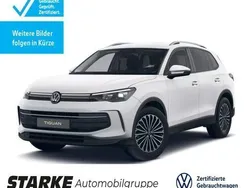 Pure white Gebraucht 2024 VW Tiguan Life SUV | 36.250 € (Etwas zu teuer)