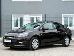 Mahogany brown (p2/so) Gebraucht 2017 Opel Astra Edition Limousine | 9.990 € (Fairer Preis)
