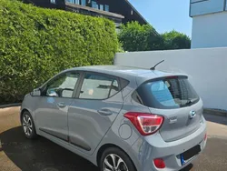 Grau Gebraucht 2014 Hyundai i10 Edition Kleinwagen | 7.000 € (Fairer Preis)