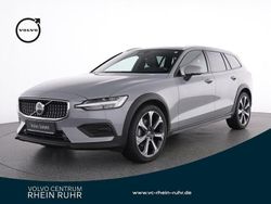 Grau Gebraucht 2023 Volvo V60 CC Plus Kombi | 37.990 € (Guter Preis)