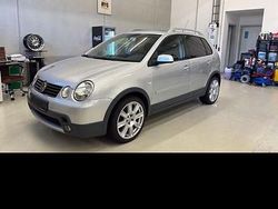 Silber Gebraucht 2005 VW Polo Cross Kleinwagen | 3.800 € (Etwas zu teuer)