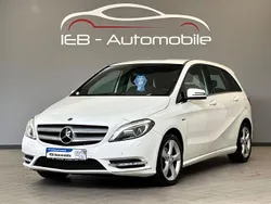 Weiß Gebraucht 2012 Mercedes B200 Van / Kleinbus | 11.490 € (Etwas zu teuer)
