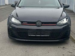 Schwarz Gebraucht 2016 VW Golf VII Highline Kombi | 15.000 €