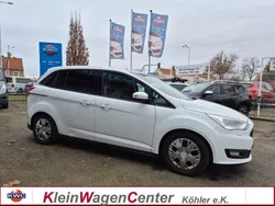 Weiß Gebraucht 2015 Ford Grand C-Max Van / Kleinbus | 6.490 € (Guter Preis)
