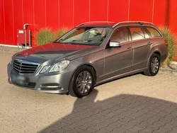 Grau Gebraucht 2011 Mercedes E200 Kombi | 10.000 €