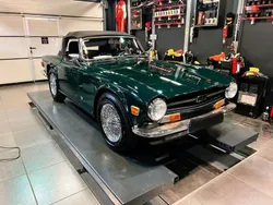 Grün Gebraucht 1974 Triumph TR6 Cabrio | 35.500 €