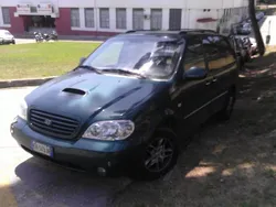 Grün Gebraucht 2003 Kia Carnival Van / Kleinbus | 2.345 €