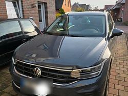 Grau Gebraucht 2024 VW Tiguan Move SUV | 31.990 € (Guter Preis)
