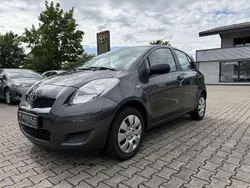 Grey metallic Gebraucht 2009 Toyota Yaris Cool Limousine | 5.490 € (Etwas zu teuer)