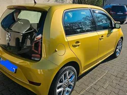 Gelb Gebraucht 2020 VW up! move up! Kleinwagen | 9.800 € (Guter Preis)