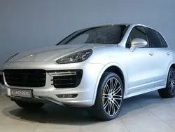 Silber Gebraucht 2017 Porsche Cayenne Turbo S SUV | 67.980 € (Fairer Preis)