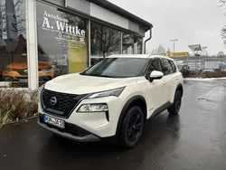 Brilliant white (m) Gebraucht 2024 Nissan X-Trail N-Connecta SUV | 43.000 € (Teuer)