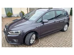 Grau Gebraucht 2015 VW Golf Sportsvan LOUNGE Van / Kleinbus | 11.400 € (Fairer Preis)