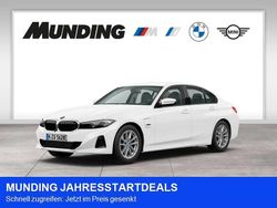 Weiß Gebraucht 2022 BMW 320e Sport Line Limousine | 27.770 € (Guter Preis)