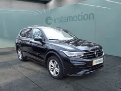 Schwarz Gebraucht 2024 VW Tiguan Allspace R-line SUV | 47.590 € (Fairer Preis)